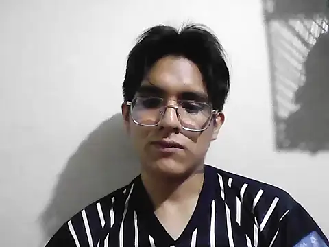 Snapshot of HardDick2 chatting on March 3, 2026, 6:31 am HardDick2 online show from March 3, 2026, 6:31 am