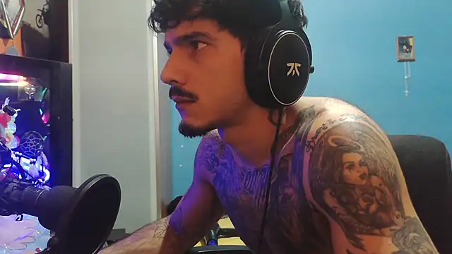 Badboyi1997 online show from November 12, 2025, 3:32 am