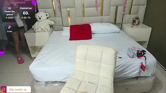 Mia scarlet69 online show from January 14, 2026, 12:20 pm