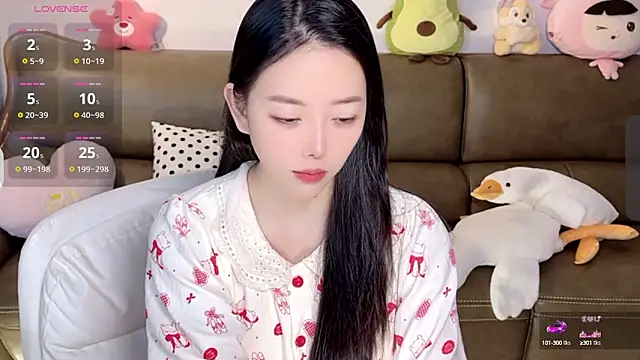 Yilin1999 online show from February 5, 2025, 5:20 am