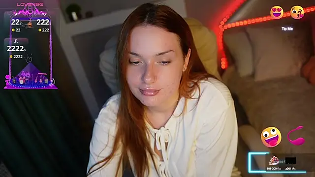 LisaElfy online show from October 9, 2025, 6:08 pm