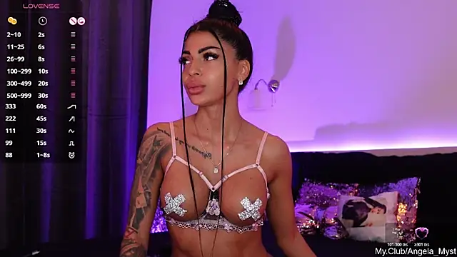 Snapshot of Angela_Myst chatting on November 9, 2025, 2:10 pm Angela Myst online show from November 9, 2025, 2:10 pm