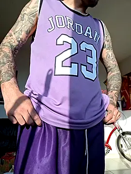 mileflav0r online show from April 27, 2026, 6:44 am
