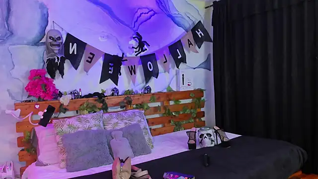 Snapshot of Perla_Franco chatting on October 10, 2025, 5:08 am Perla Franco online show from October 10, 2025, 5:08 am