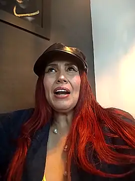 Snapshot of Perla_Franco chatting on November 22, 2025, 5:17 am Perla Franco online show from November 22, 2025, 5:17 am