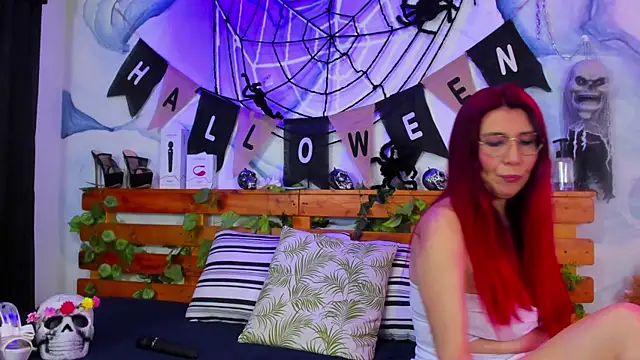 Snapshot of Perla_Franco chatting on October 21, 2025, 6:02 am Perla Franco online show from October 21, 2025, 6:02 am