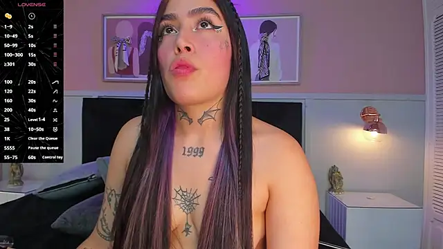 Snapshot of elodie_walker chatting on October 16, 2025, 1:30 pm elodie walker online show from October 16, 2025, 1:30 pm