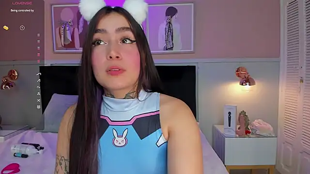 Snapshot of elodie_walker chatting on October 14, 2025, 1:56 pm elodie walker online show from October 14, 2025, 1:56 pm