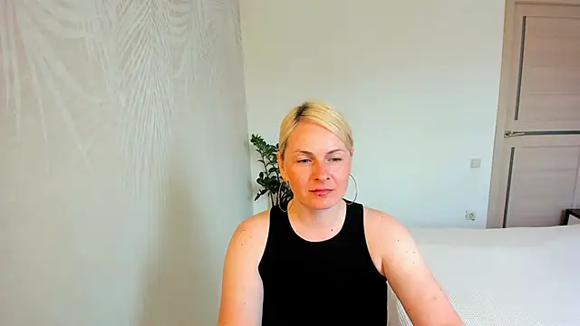 Alicee Gracee online show from May 13, 2026, 9:49 am