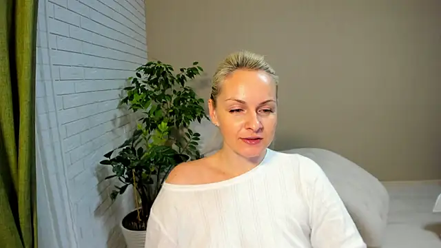Alicee Gracee online show from February 2, 2025, 6:42 pm