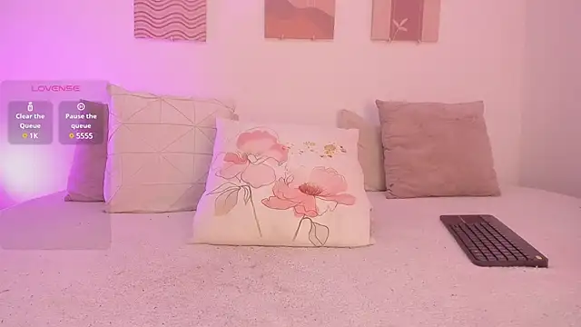 Mia Heartt online show from February 9, 2025, 7:19 pm