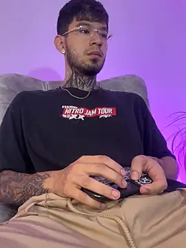 Anthony-Martin online show from November 11, 2025, 12:11 pm