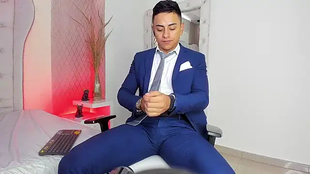 Snapshot of Lucii_fer_ chatting on April 13, 2026, 12:20 pm Lucii fer online show from April 13, 2026, 12:20 pm