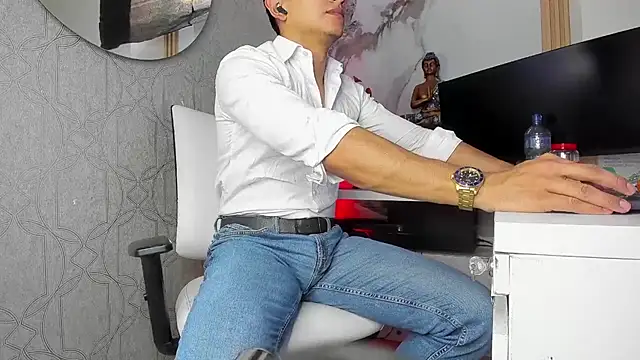 Snapshot of Lucii_fer_ chatting on May 23, 2026, 11:42 am Lucii fer online show from May 23, 2026, 11:42 am