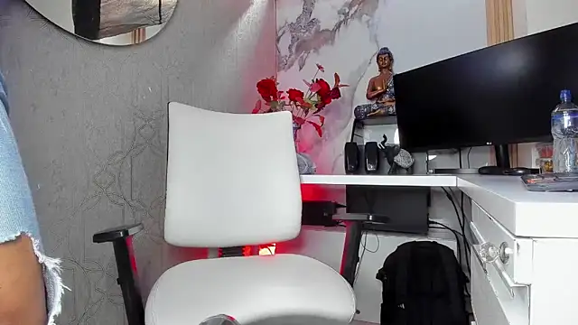Snapshot of Lucii_fer_ chatting on May 11, 2026, 11:55 am Lucii fer online show from May 11, 2026, 11:55 am