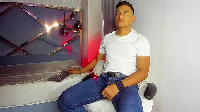 Lucii fer  online show from March 4, 2026, 11:40 am