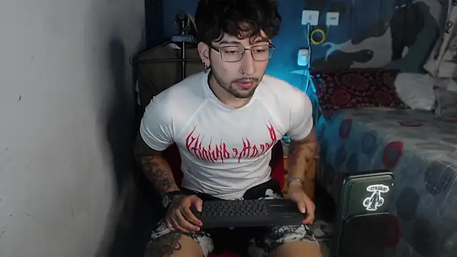 Snapshot of Dereck_Dickson chatting on November 12, 2025, 3:10 am Dereck Dickson online show from November 12, 2025, 3:10 am