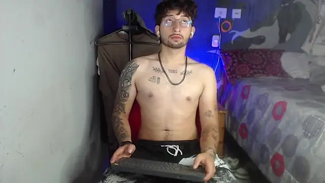 Snapshot of Dereck_Dickson chatting on November 13, 2025, 3:10 am Dereck Dickson online show from November 13, 2025, 3:10 am