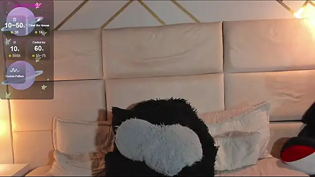 Nathaliajonees online show from October 8, 2025, 12:28 pm