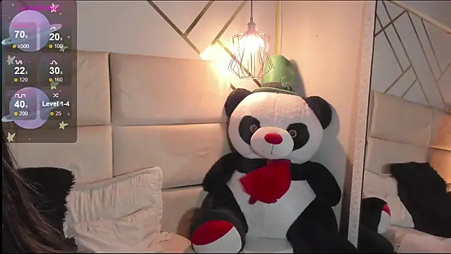 Nathaliajonees online show from November 6, 2025, 12:31 pm