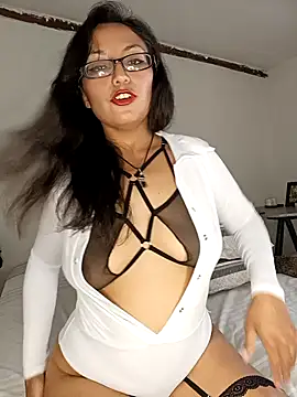 Lucy Chery online show from April 28, 2026, 6:23 pm