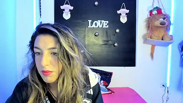 queen-natty online show from December 12, 2024, 12:16 am