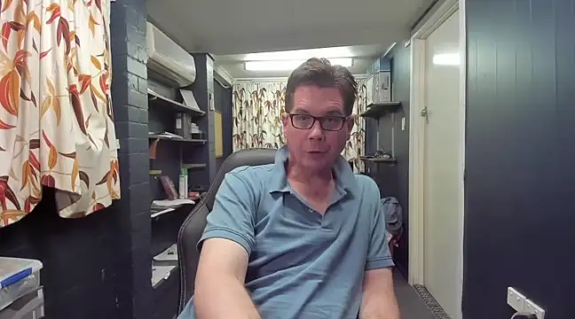 tilobinder online show from March 8, 2025, 1:25 pm