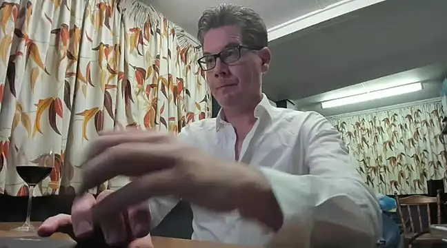 tilobinder online show from January 17, 2025, 2:50 pm