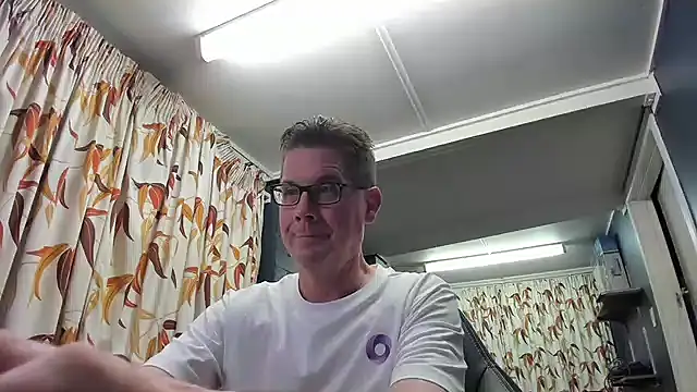 tilobinder online show from December 11, 2024, 1:06 pm