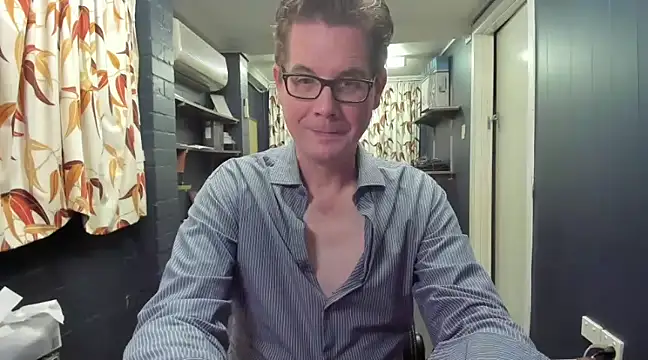 tilobinder online show from December 6, 2024, 3:28 pm