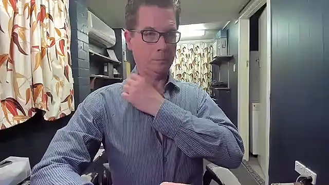 tilobinder online show from December 6, 2024, 12:22 pm