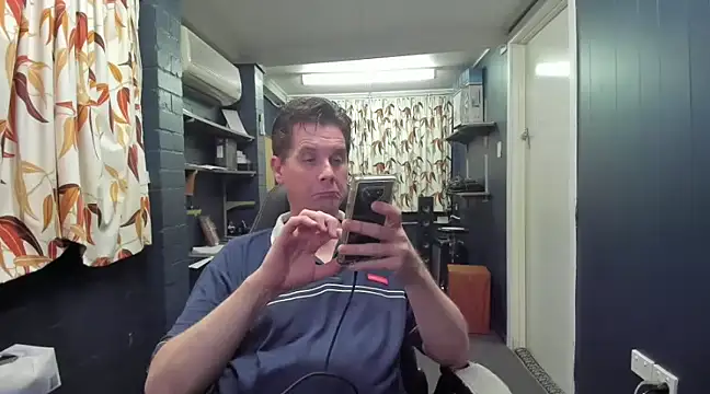 tilobinder online show from December 4, 2024, 5:05 pm