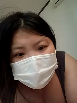 hello098712 online show from October 11, 2025, 4:13 am