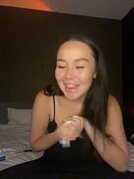 mayakitsune69 online show from October 24, 2025, 12:26 pm