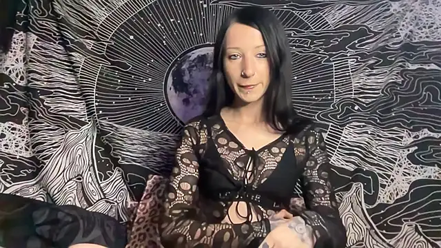 Snapshot of MissMidnightUK chatting on November 13, 2025, 11:30 pm MissMidnightUK online show from November 13, 2025, 11:30 pm