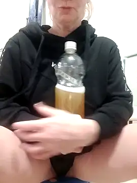 Milen Milf online show from January 24, 2025, 9:47 pm