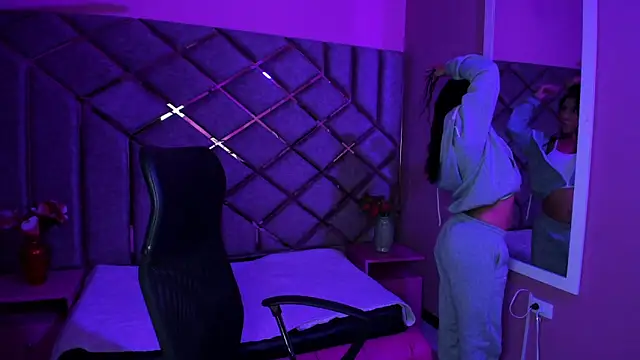 Snapshot of Poly_Sasha_ chatting on December 2, 2025, 3:30 am Poly Sasha online show from December 2, 2025, 3:30 am