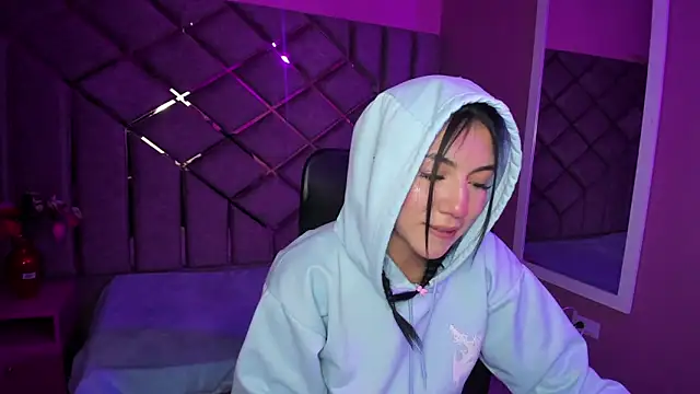 Snapshot of Poly_Sasha_ chatting on October 19, 2025, 3:53 am Poly Sasha online show from October 19, 2025, 3:53 am