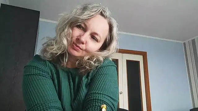 EdithManning online show from April 25, 2026, 6:49 am