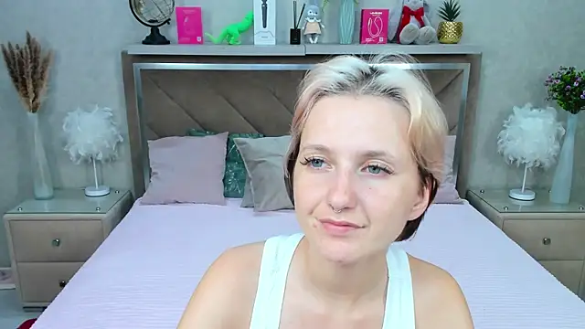 Snapshot of MiaKarlos chatting on August 2, 2026, 1:26 am MiaKarlos online show from August 2, 2026, 1:26 am