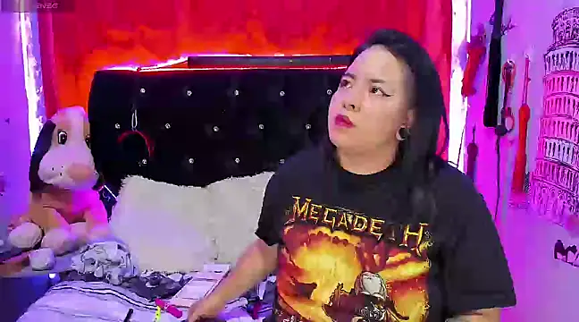 Snapshot of katieeandsharonn chatting on February 11, 2025, 1:09 pm katieeandsharonn online show from February 11, 2025, 1:09 pm