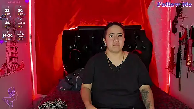 Snapshot of katieeandsharonn chatting on December 17, 2025, 11:59 am katieeandsharonn online show from December 17, 2025, 11:59 am