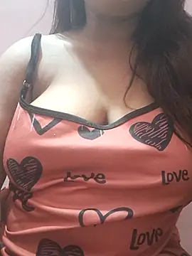 Snapshot of Hot-Anuska chatting on April 21, 2026, 4:13 pm Hot-Anuska online show from April 21, 2026, 4:13 pm