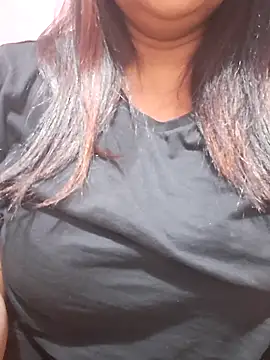 Snapshot of Hot-Anuska chatting on December 14, 2025, 6:24 pm Hot-Anuska online show from December 14, 2025, 6:24 pm