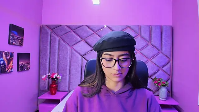 Snapshot of Miaa_Thopmson chatting on November 29, 2025, 12:11 am Miaa Thopmson online show from November 29, 2025, 12:11 am