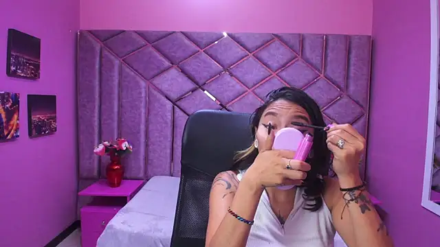 Snapshot of Miaa_Thopmson chatting on December 1, 2025, 3:13 pm Miaa Thopmson online show from December 1, 2025, 3:13 pm