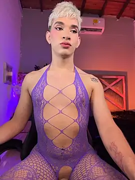 Cherry zayden  online show from April 26, 2026, 9:12 pm