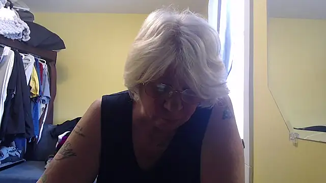 Snapshot of canadiancougar1965 chatting on March 18, 2026, 3:35 pm canadiancougar1965 online show from March 18, 2026, 3:35 pm