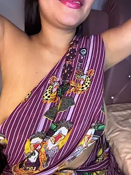 Snapshot of shara_queen1 chatting on July 23, 2026, 2:42 am shara queen1 online show from July 23, 2026, 2:42 am