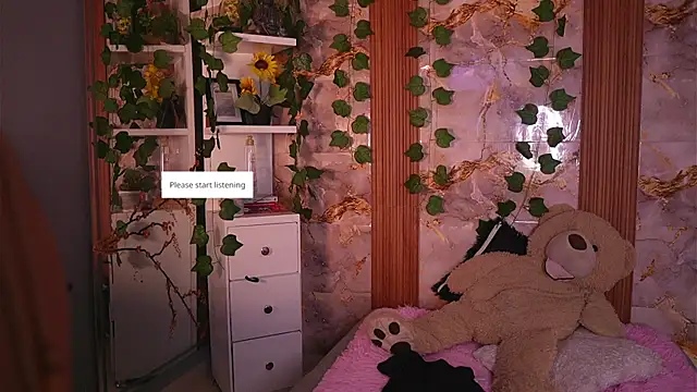 Snapshot of zoey-fox chatting on June 14, 2026, 5:03 pm zoey-fox online show from June 14, 2026, 5:03 pm